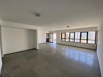 Sala com piso em granito com acesso ao gabinete e varanda